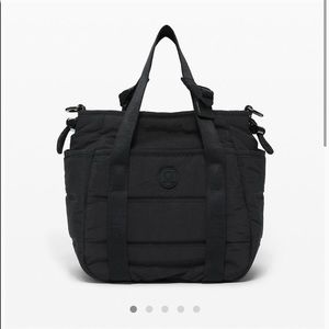 Lululemon dash all day bucket bag